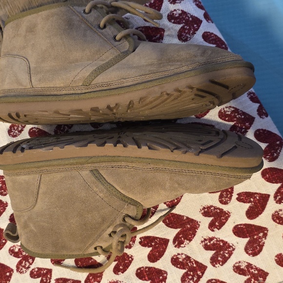 UGG Short Boots - Picture 2 of 4